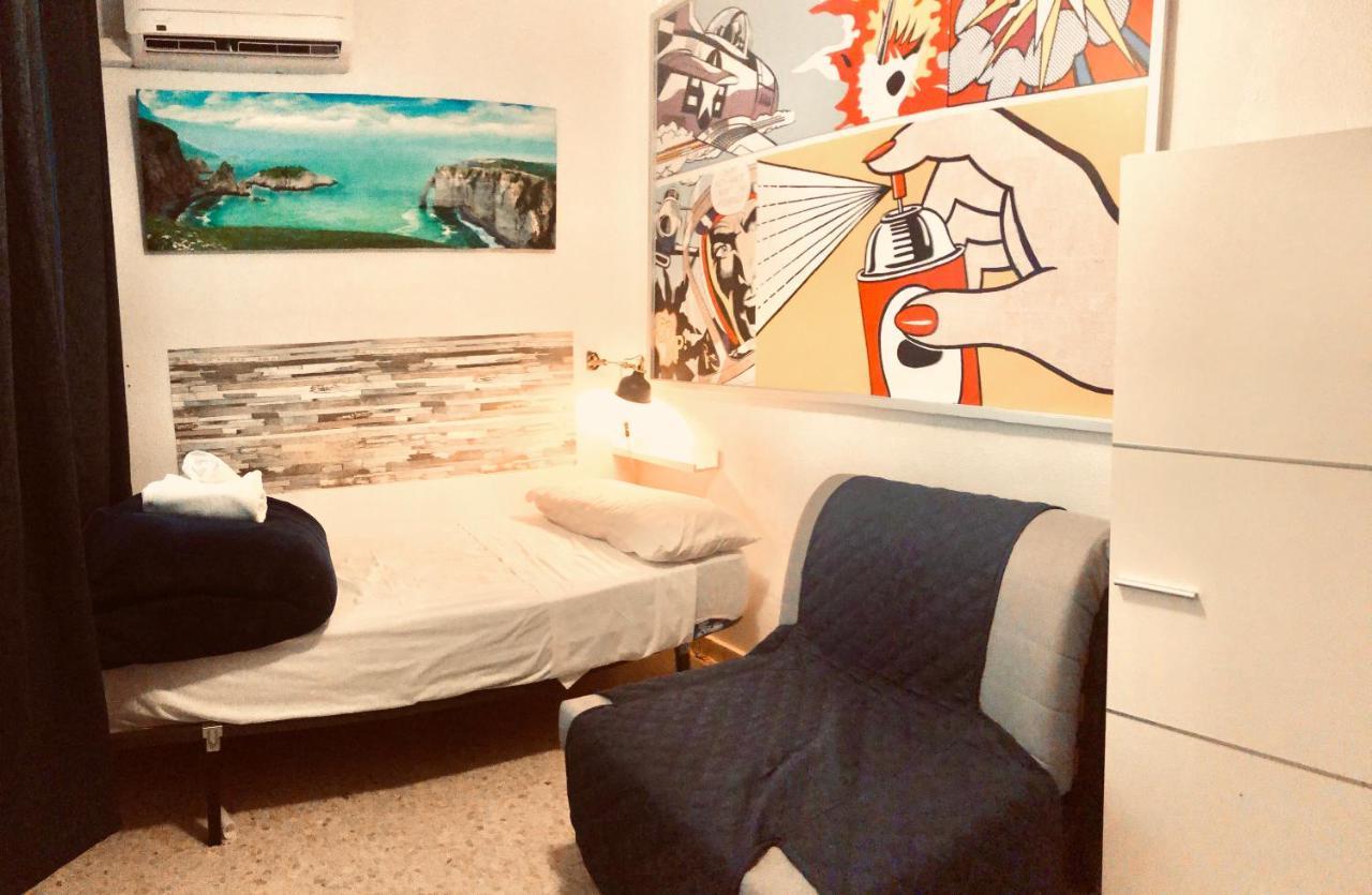 Low Cost Rooms Malaga River Esterno foto