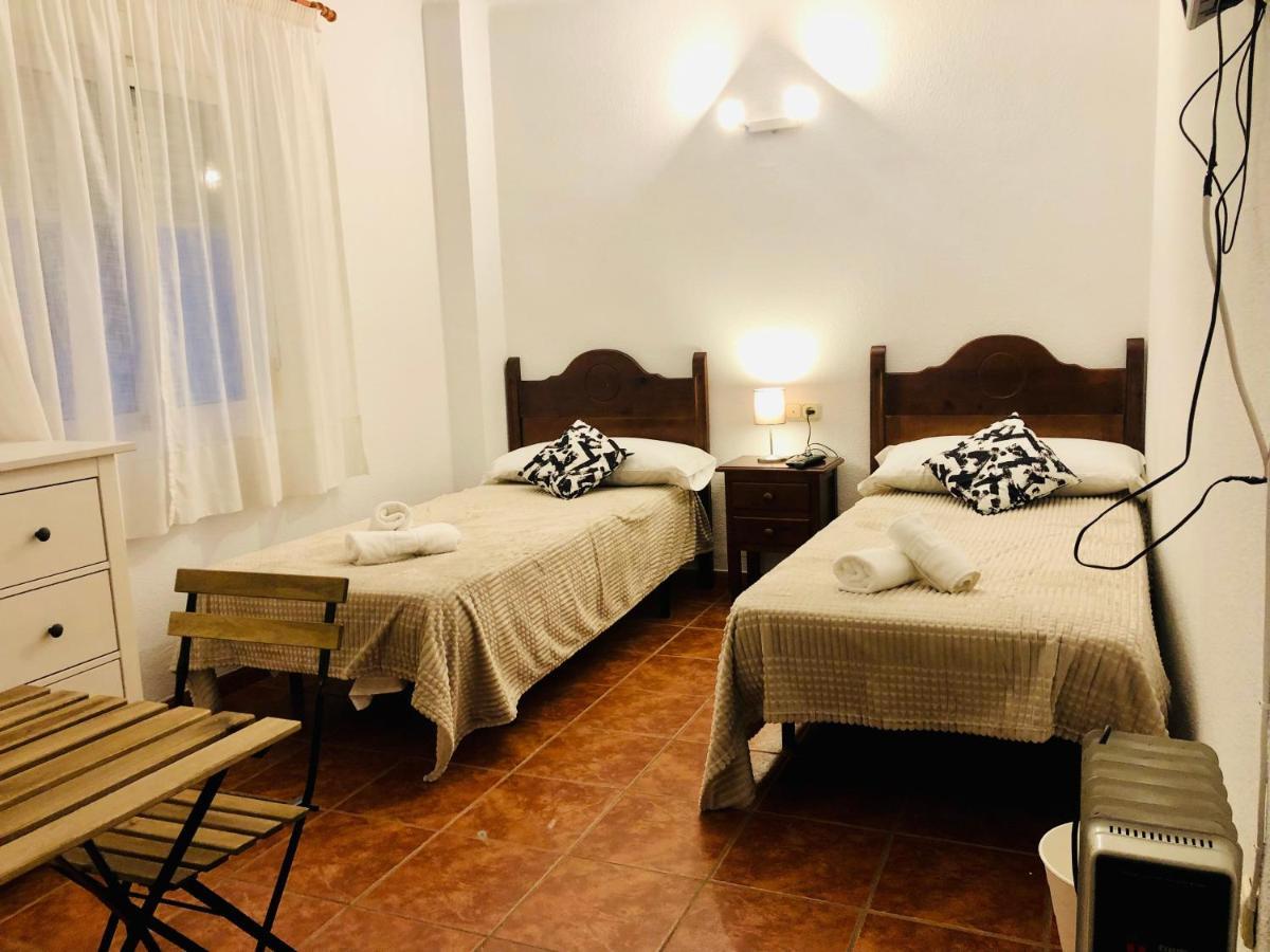 Low Cost Rooms Malaga River Esterno foto