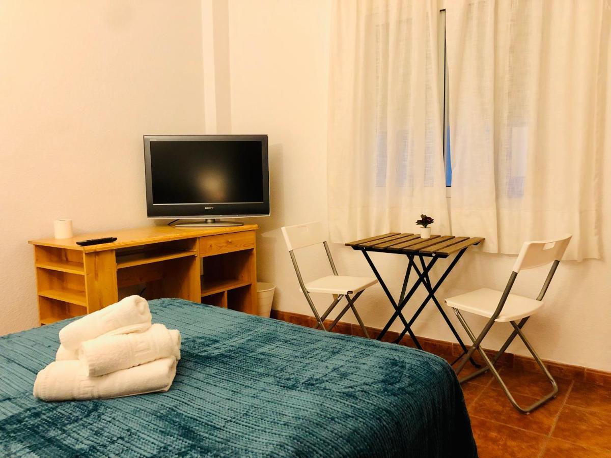 Low Cost Rooms Malaga River Esterno foto