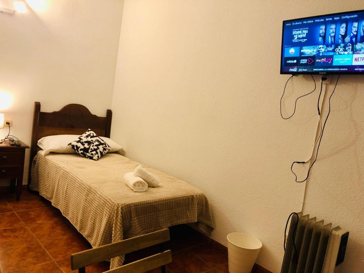Low Cost Rooms Malaga River Esterno foto
