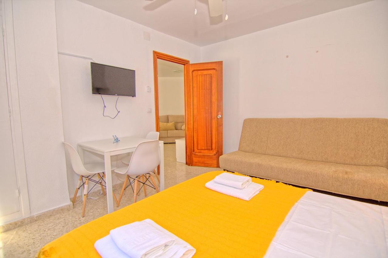 Low Cost Rooms Malaga River Esterno foto