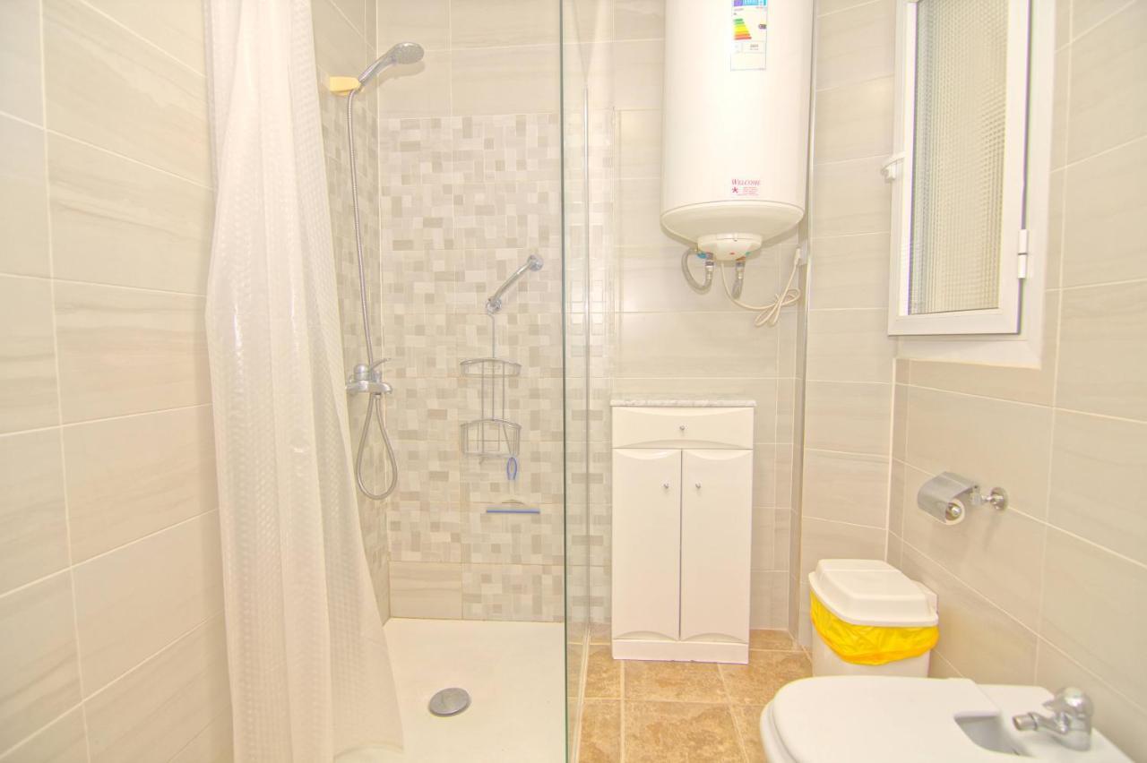 Low Cost Rooms Malaga River Esterno foto