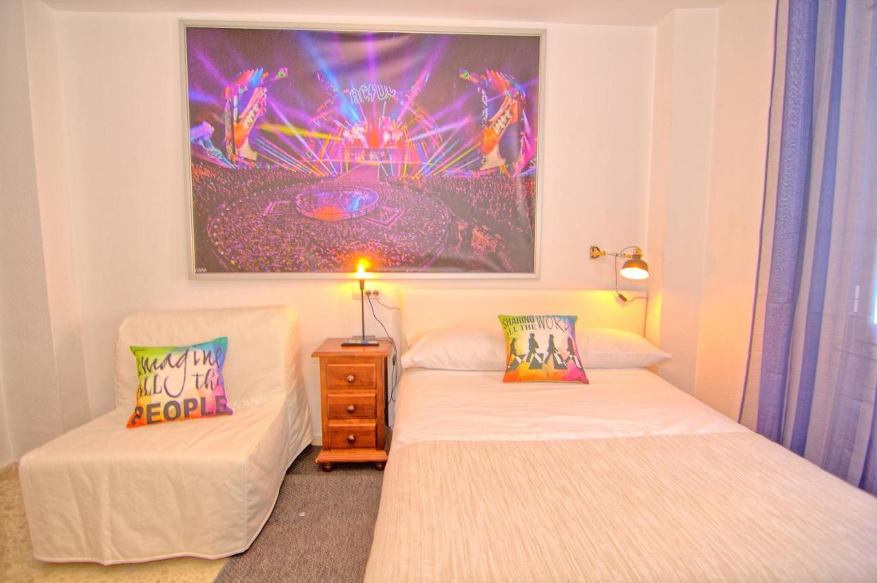Low Cost Rooms Malaga River Esterno foto