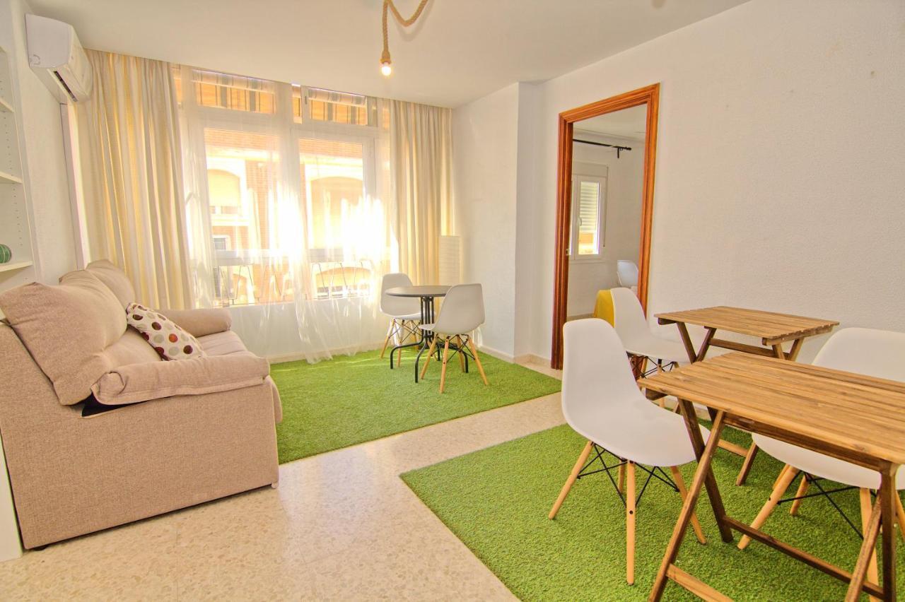 Low Cost Rooms Malaga River Esterno foto